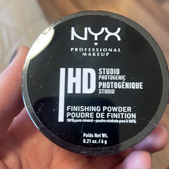 ELF makeup & brushes. Brand new in boxes, never opened - Picture 6 of 8